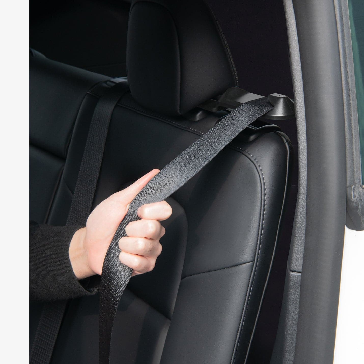 SPIGEN Backseat Seatbelt Guide Holder TO250 2PCS for Tesla Model Y